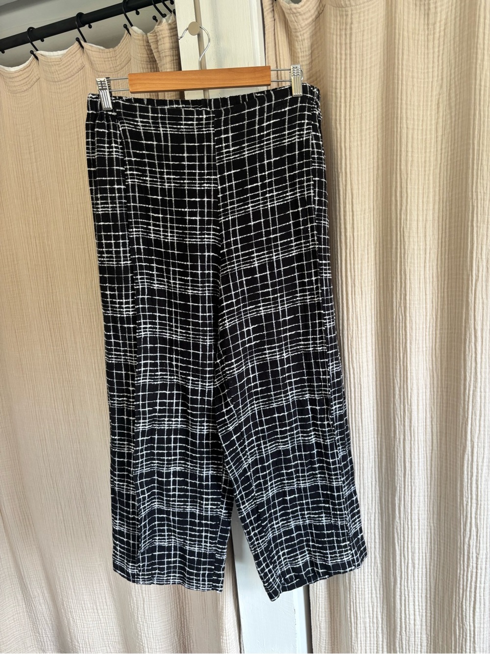 Liv by Habitat Linen Blend Pants- Small